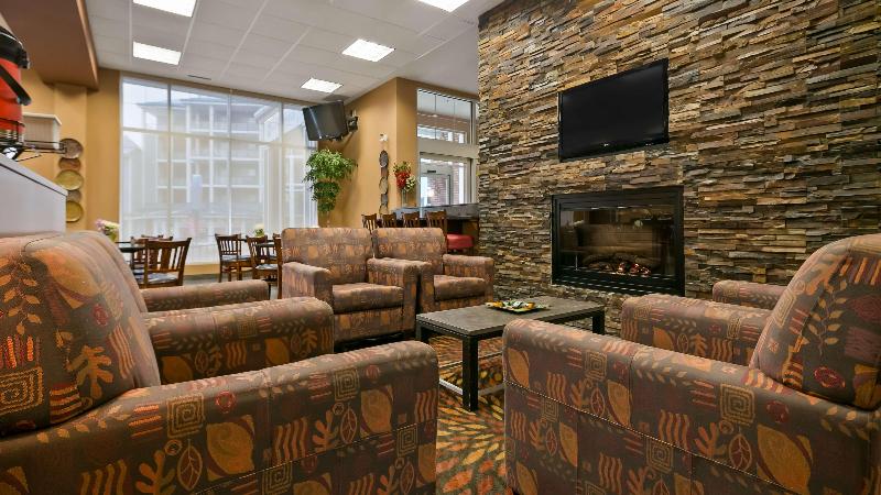 Отель Best Western Plus Chateau Inn Sylvan Lake