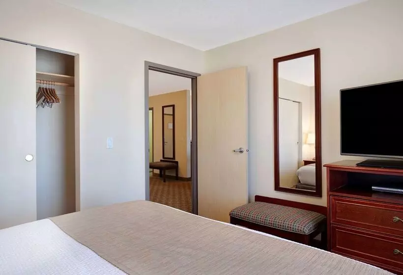 호텔 Days Inn By Wyndham Dawson Creek