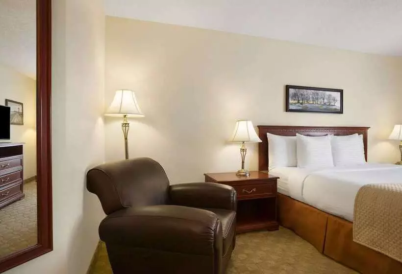 호텔 Days Inn By Wyndham Dawson Creek