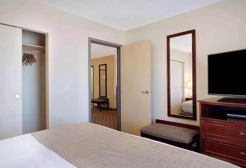 호텔 Days Inn By Wyndham Dawson Creek