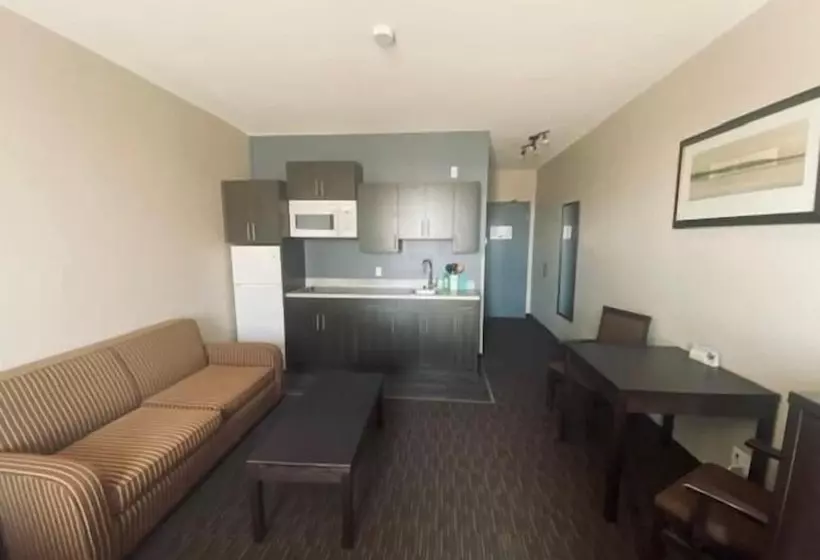 Hotel Ramada By Wyndham Estevan