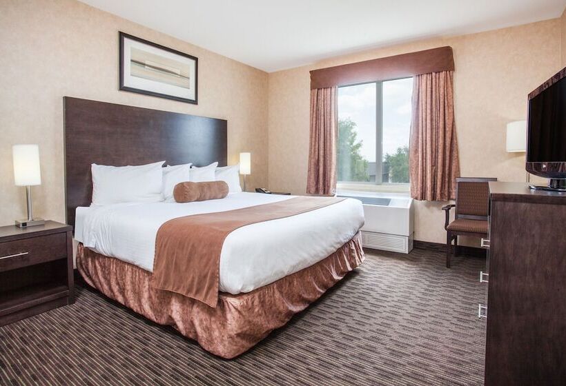 هتل Ramada By Wyndham Estevan