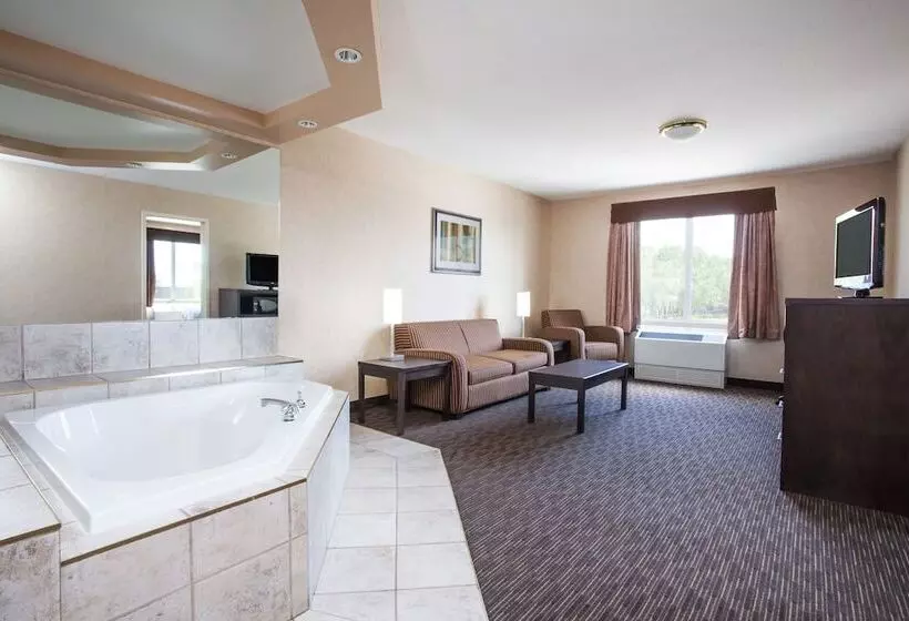 Hotel Ramada By Wyndham Estevan