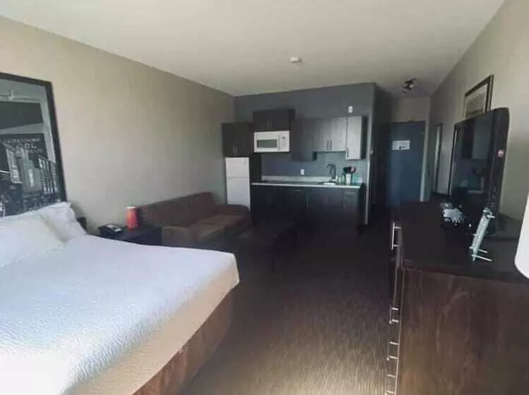 Hotel Ramada By Wyndham Estevan