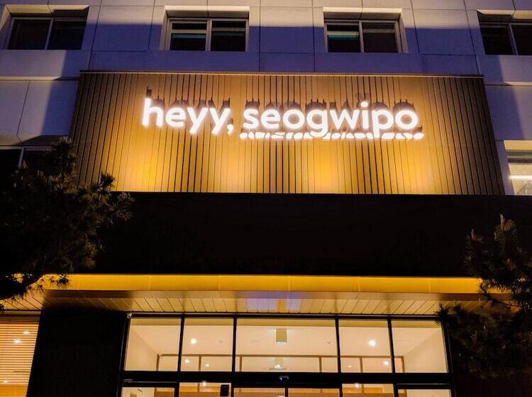 בית מלון כפרי Heyy Seogwipo