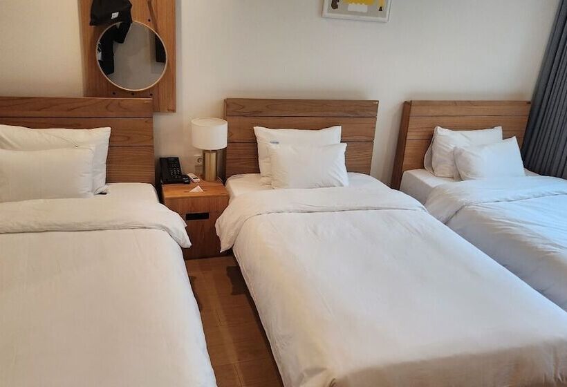 בית מלון כפרי Heyy Seogwipo