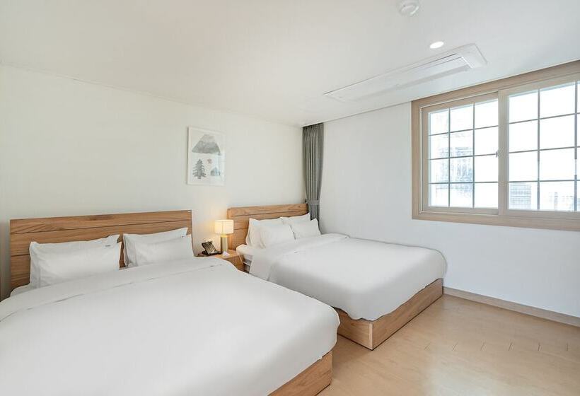 בית מלון כפרי Heyy Seogwipo