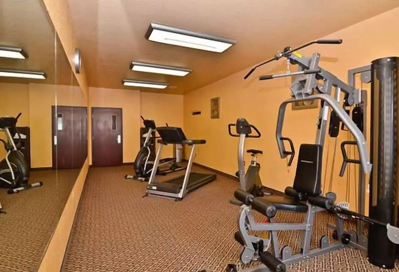 Отель Hiway Inn Express Of Broken Bow