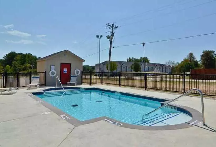 Отель Hiway Inn Express Of Broken Bow