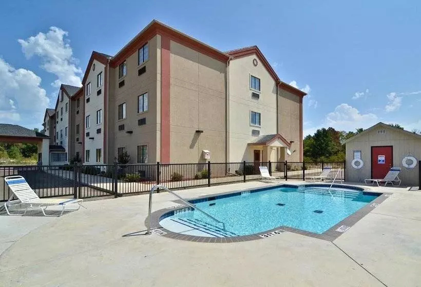 Отель Hiway Inn Express Of Broken Bow