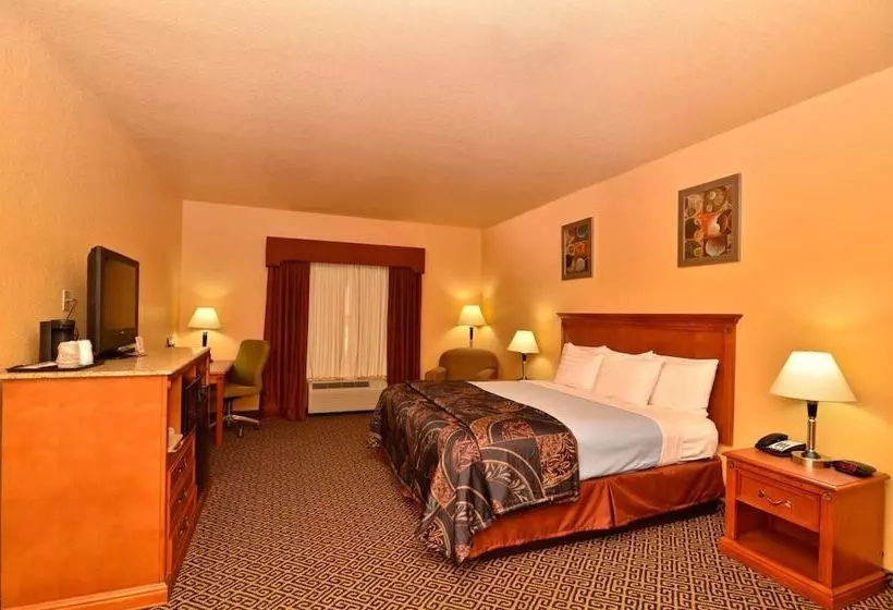 Отель Hiway Inn Express Of Broken Bow