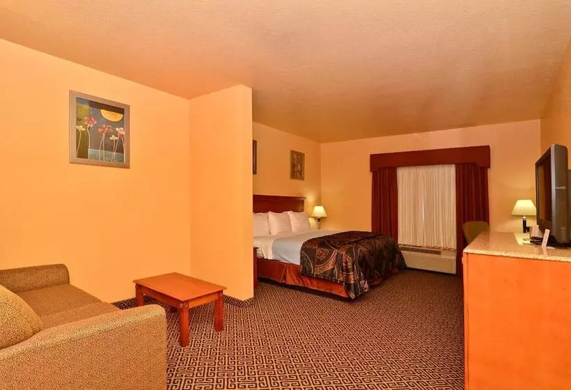 Отель Hiway Inn Express Of Broken Bow