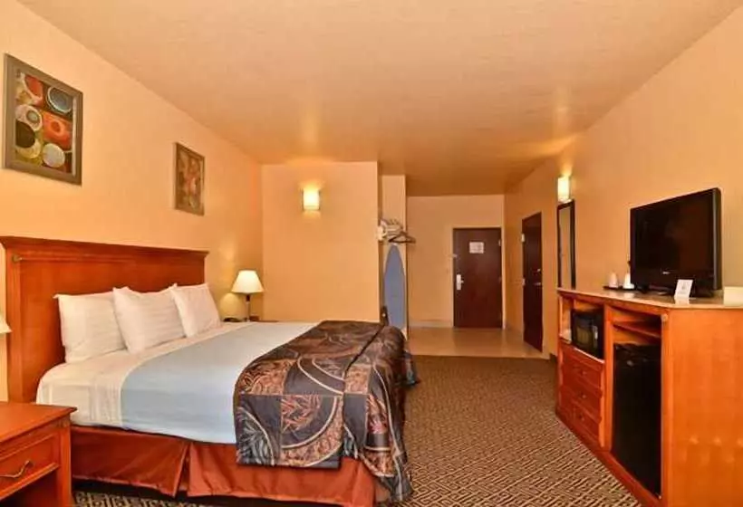 Отель Hiway Inn Express Of Broken Bow