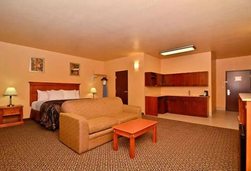 Отель Hiway Inn Express Of Broken Bow