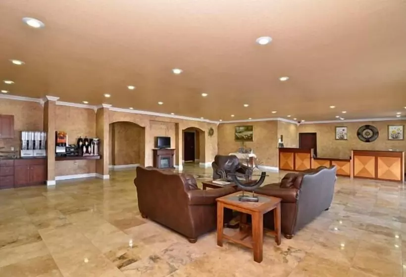 Отель Hiway Inn Express Of Broken Bow