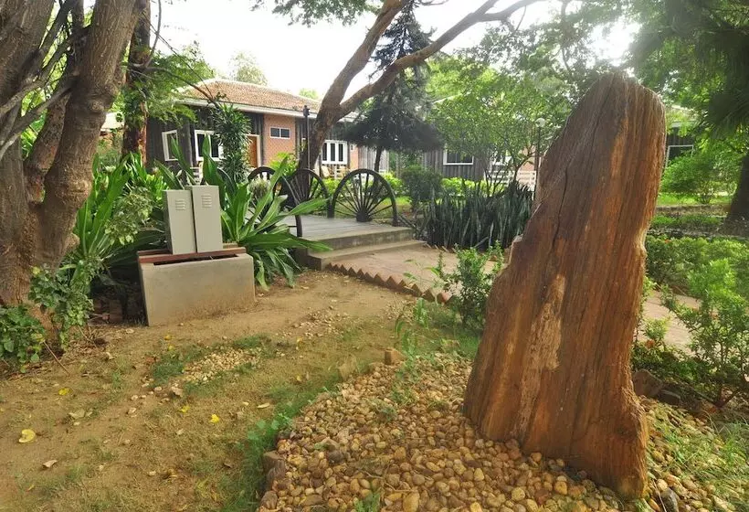هتل Kma Bagan Village