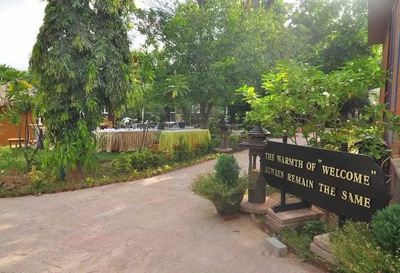 هتل Kma Bagan Village