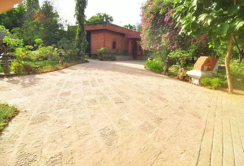 هتل Kma Bagan Village