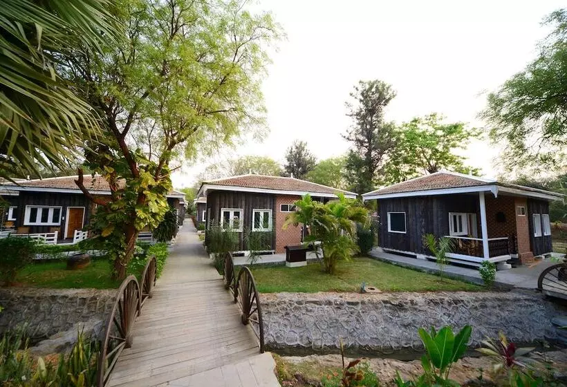 هتل Kma Bagan Village