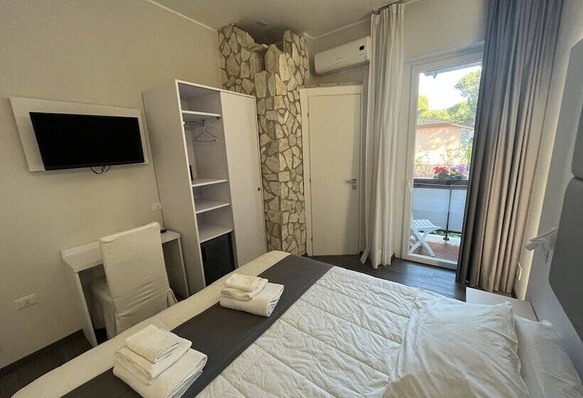 Отель La Torraccia