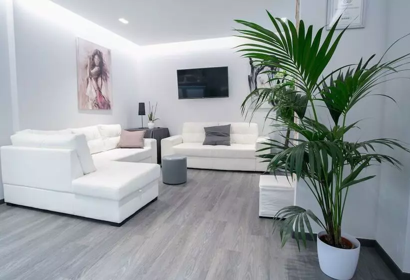 Отель La Torraccia