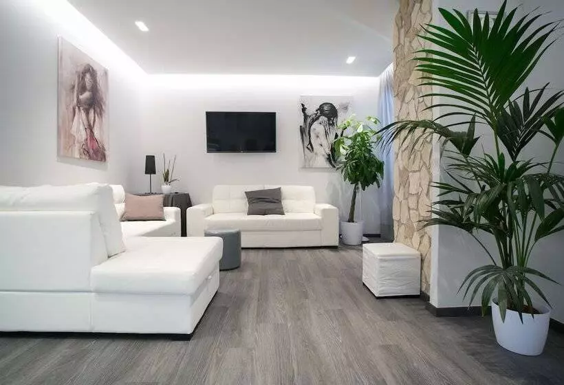 Отель La Torraccia