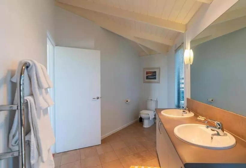 Отель Limosa Rise