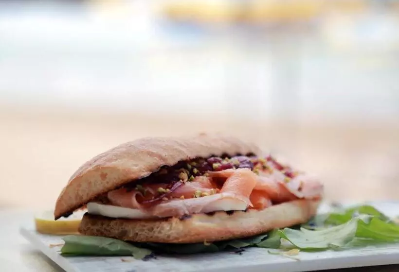 Отель Marechiaro