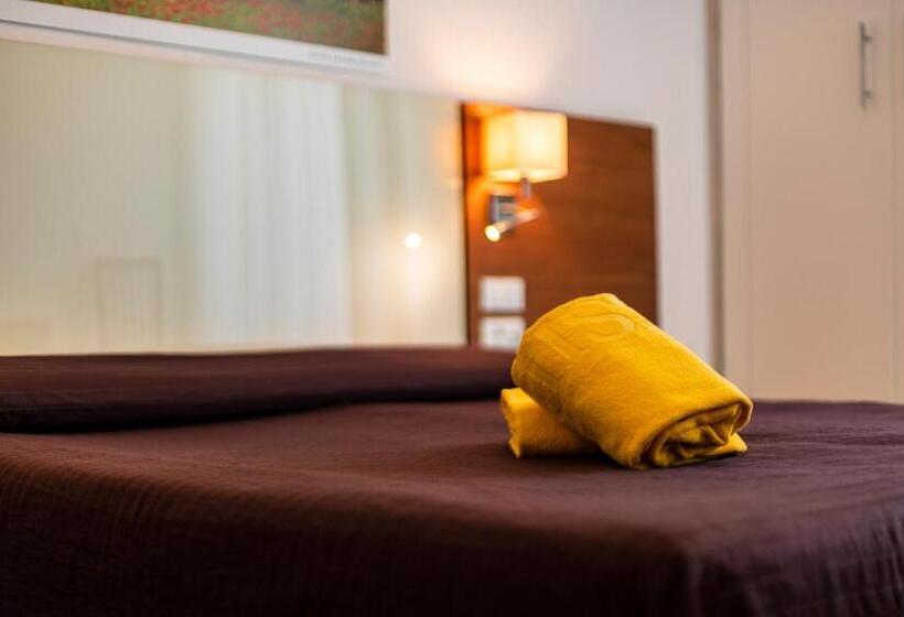 Отель President