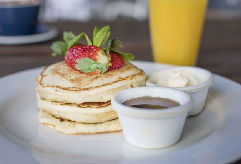 בית מלון כפרי Ramada By Wyndham Marcoola Beach