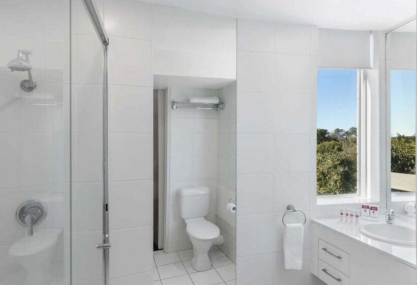 בית מלון כפרי Ramada By Wyndham Marcoola Beach