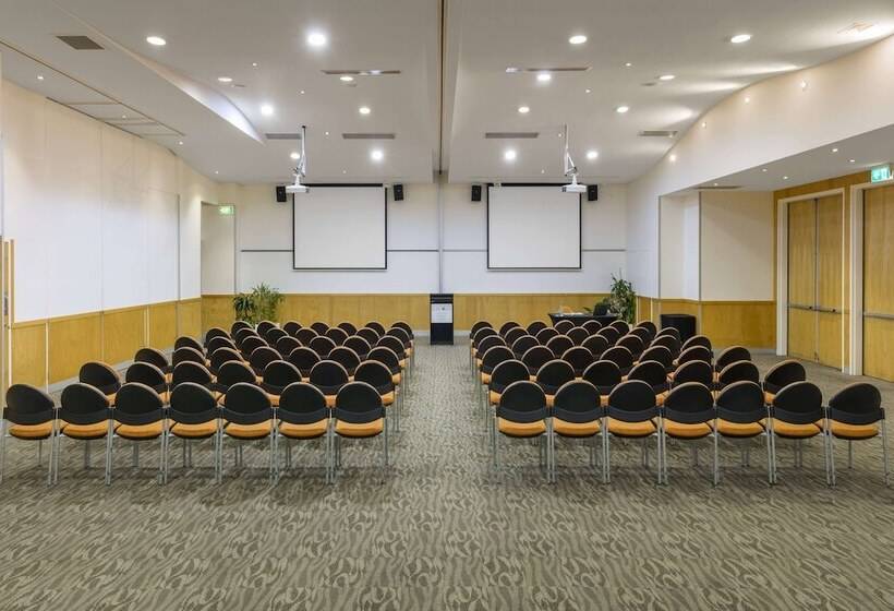 בית מלון כפרי Ramada By Wyndham Marcoola Beach