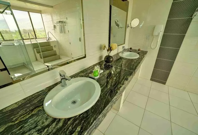 هتل Regina Resort & Convenciones