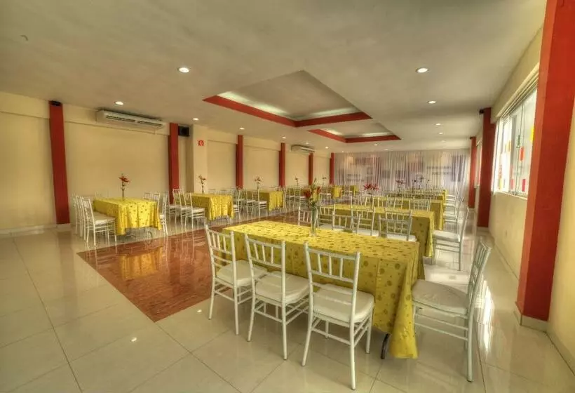 هتل Regina Resort & Convenciones