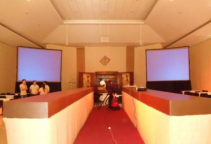 هتل Regina Resort & Convenciones