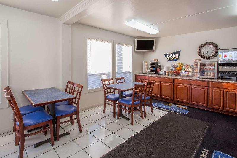 ホテル Studio 9 Fort Bragg, Llc