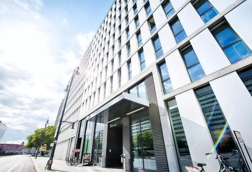 مسافرخانه Generator Berlin Alexanderplatz