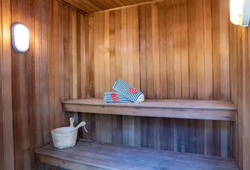 The Islander Noosa Resort