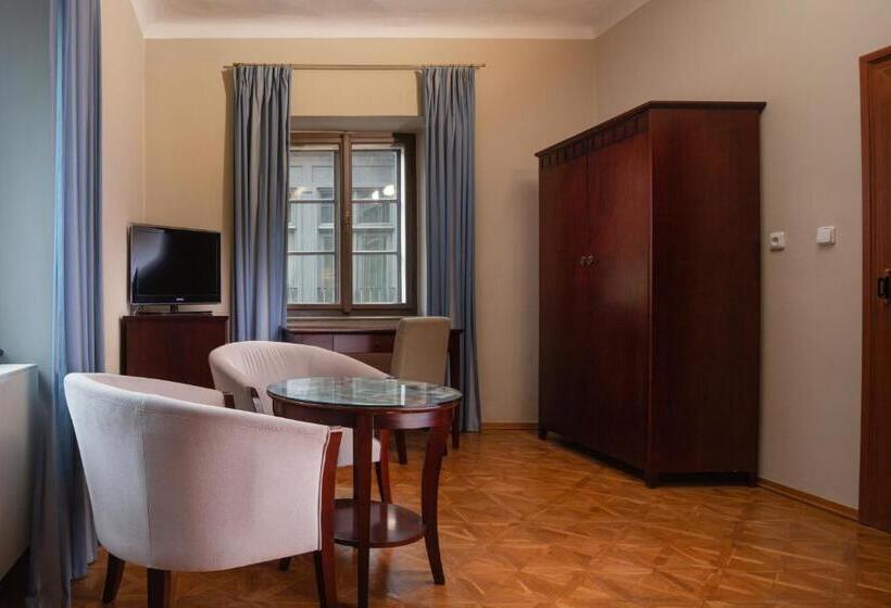 Charles Bridge Rooms & Suites By Sivek Hotels