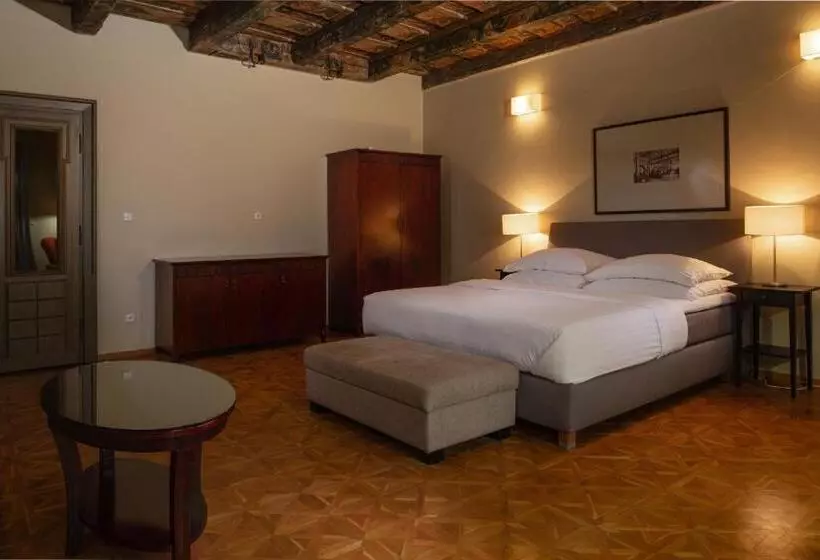 Charles Bridge Rooms & Suites By Sivek Hotels