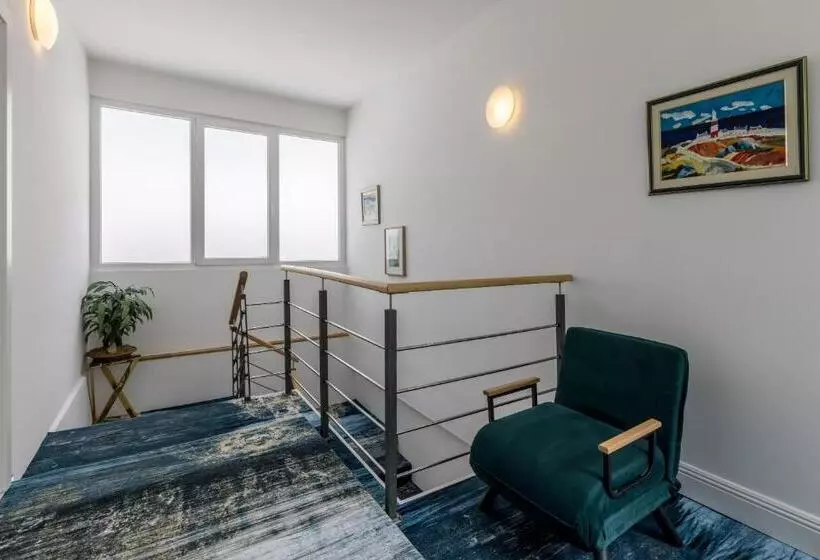 Hotel Annex Building Of Art