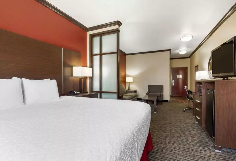 Otel Best Western Plus Classic Inn And Suites