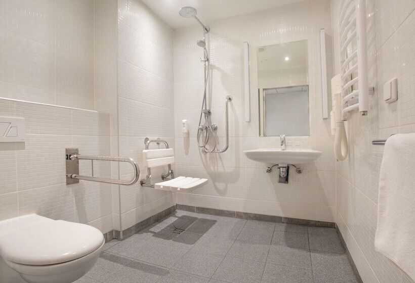 בית מלון כפרי Campanile  Wroclaw Centrum