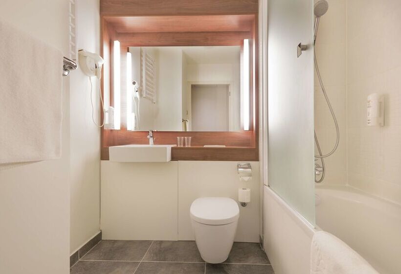 בית מלון כפרי Campanile  Wroclaw Centrum