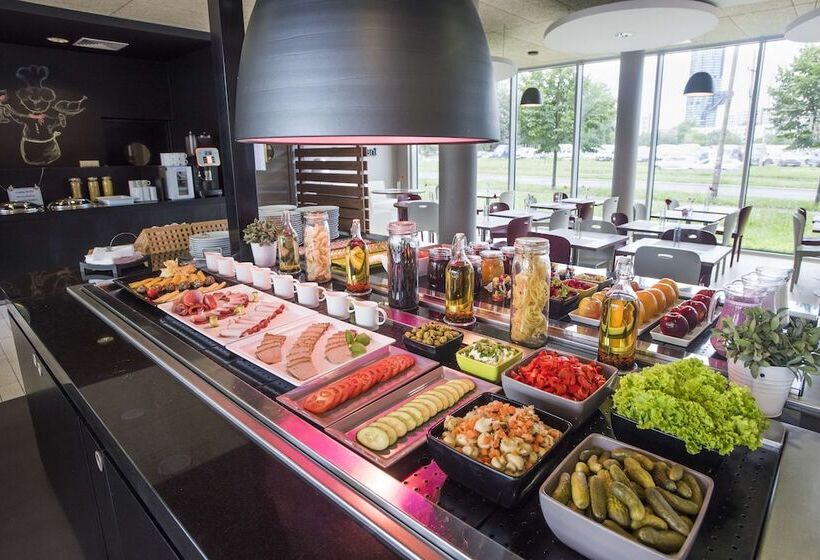 בית מלון כפרי Campanile  Wroclaw Centrum