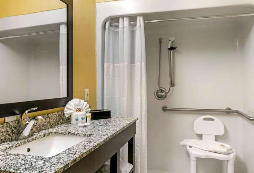 酒店 Comfort Inn & Suites