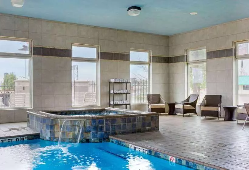 酒店 Comfort Inn & Suites