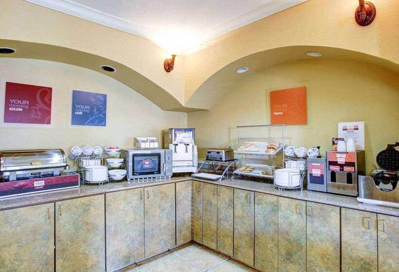 فندق Comfort Suites