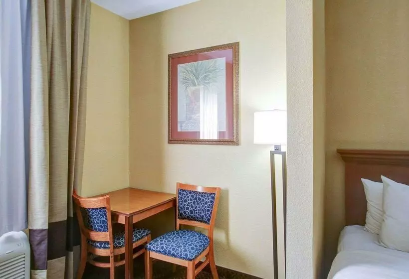 酒店 Comfort Suites