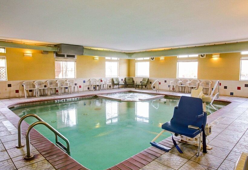 فندق Comfort Suites